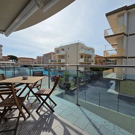 Apartment Abbraccio - By Turent Pietra Ligure